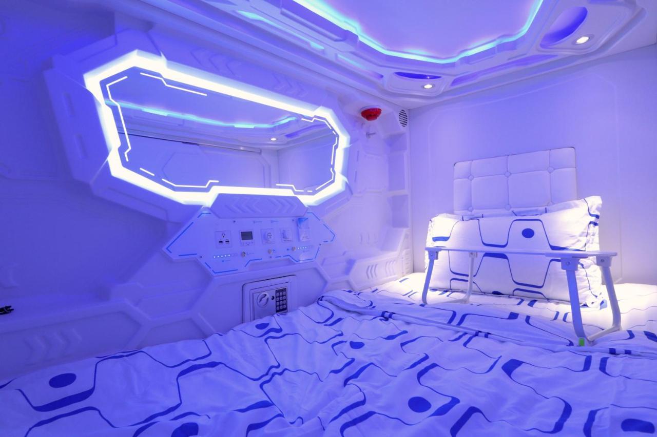 Jc Space Capsule Hotel Kuah Εξωτερικό φωτογραφία