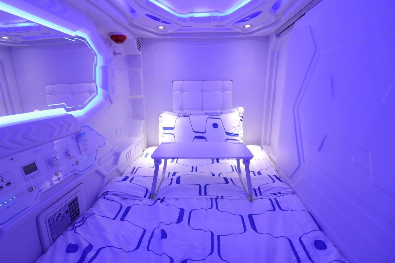 Jc Space Capsule Hotel Kuah Εξωτερικό φωτογραφία
